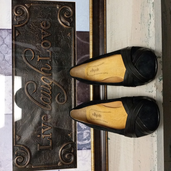 Softspots Black Leather/Suede Heels - Picture 3 of 12